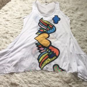 White top with pockets